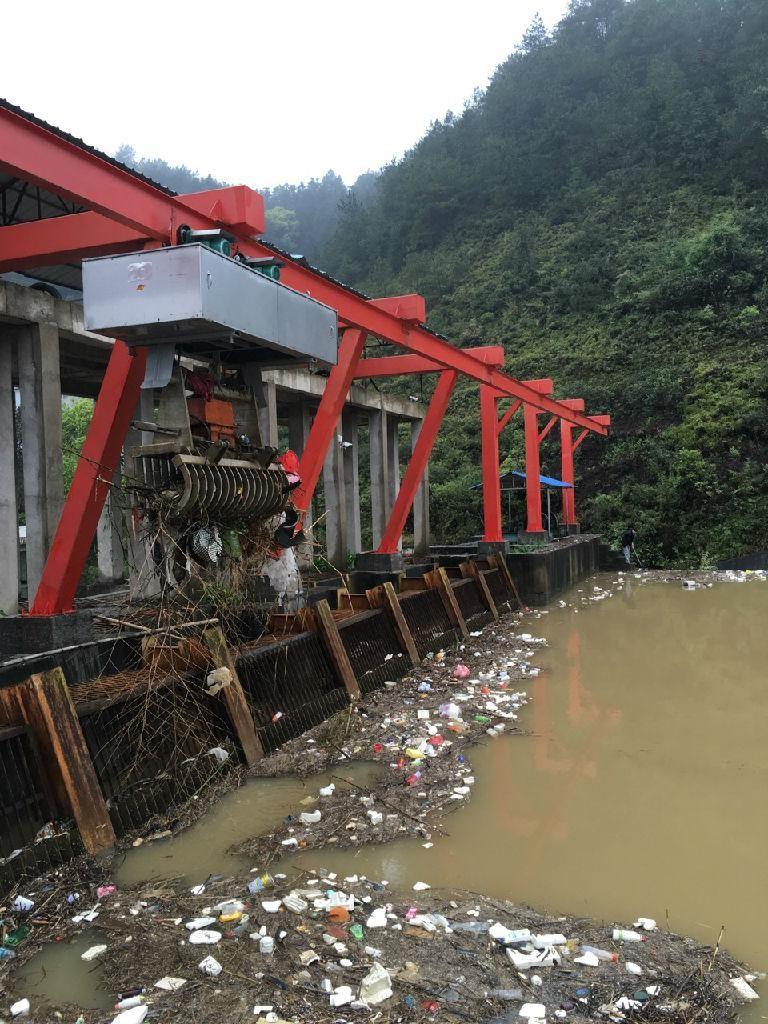 移动式黄色粉色软件免费下载抓斗清污机
